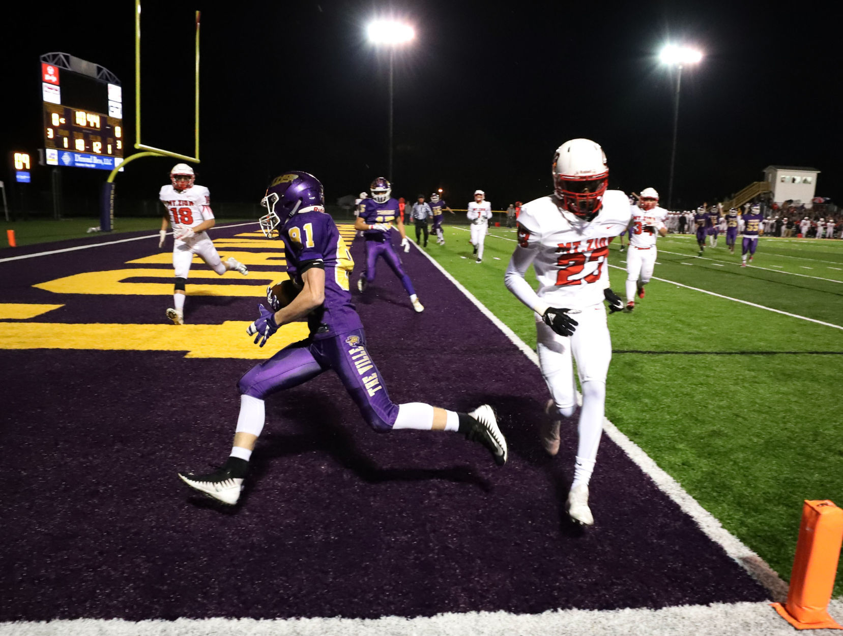 Taylorville vs Mt Zion football 13 10.12.18.jpg